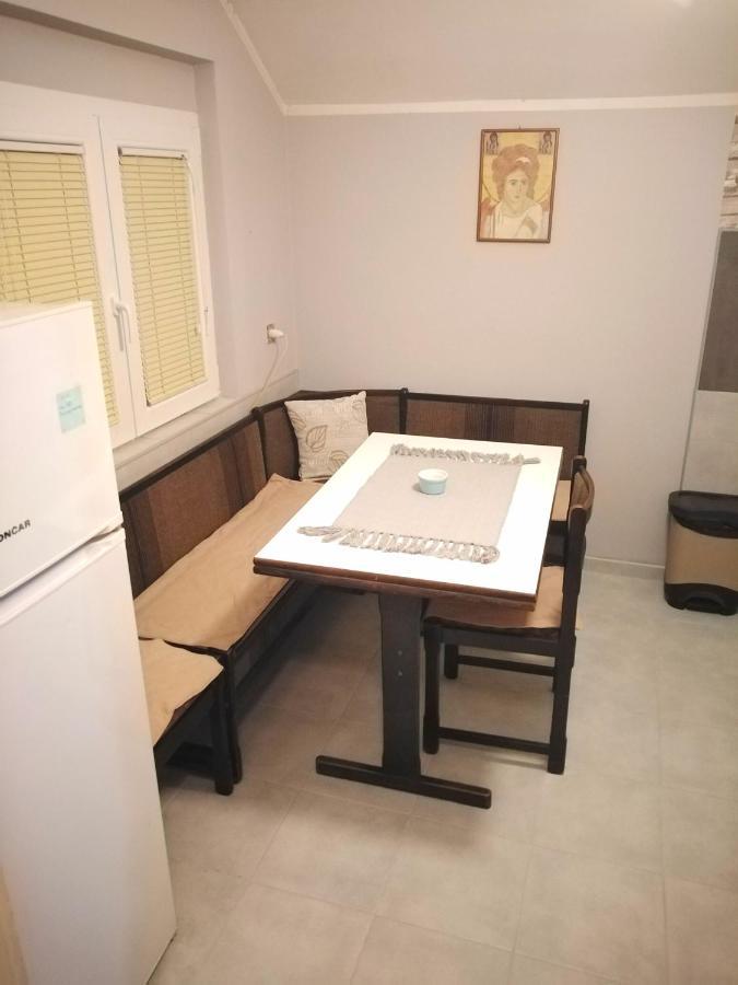 UžiceDvosoban Stanアパートメント エクステリア 写真
